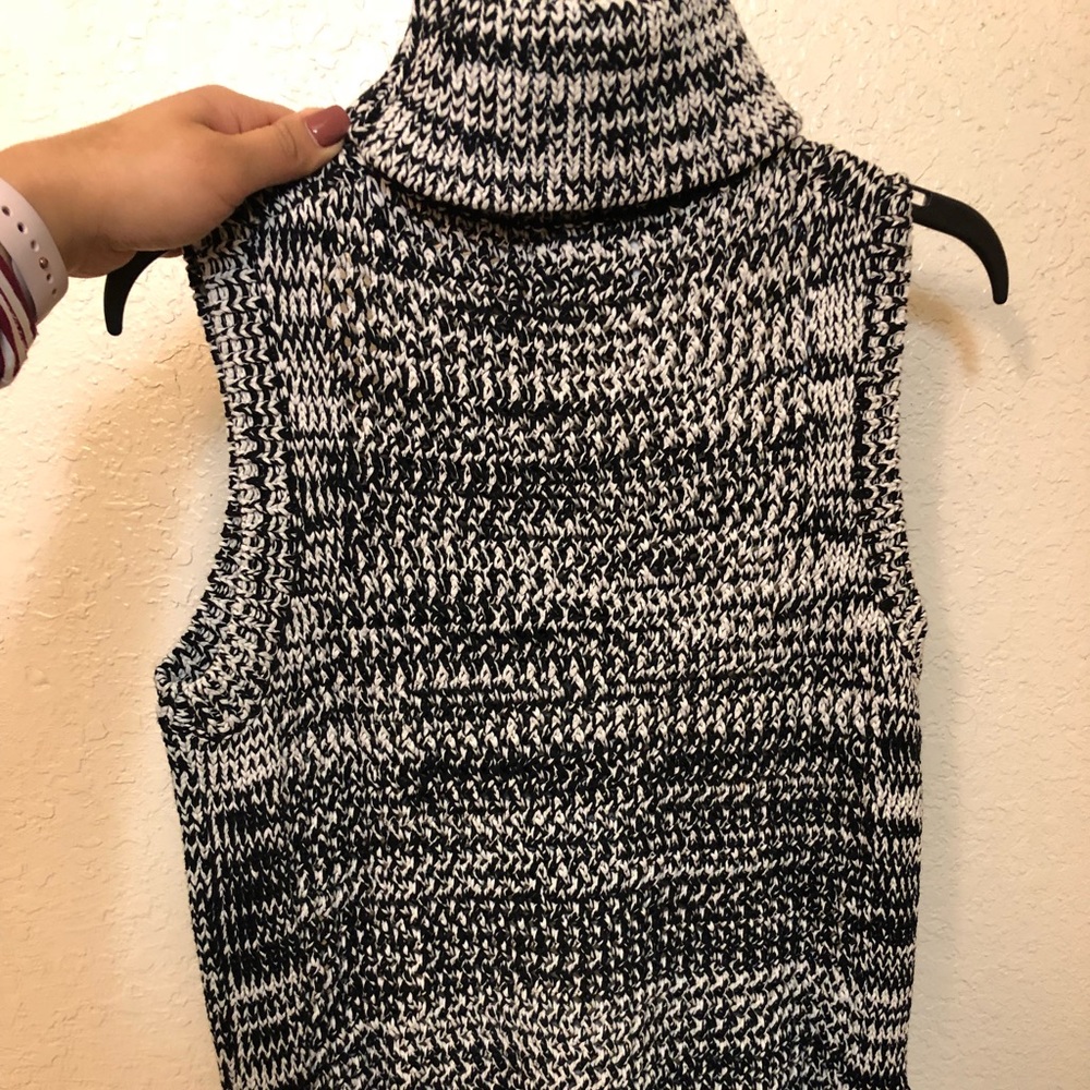 Deren Lam 10 crosby turtle neck sleveeless sweater